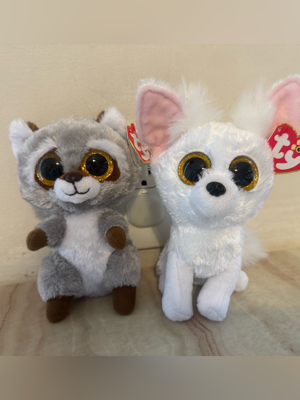 😍NWT TY BEANIE BOO PLUSH DUO 😍

PHOENIX THE WHITE FOX AND OAKIE THE RACCOON!